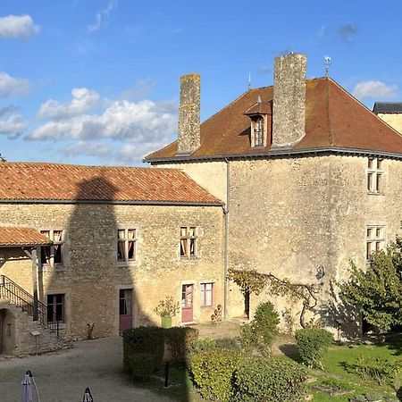 Le Vieux Chateau Airvault Екстериор снимка