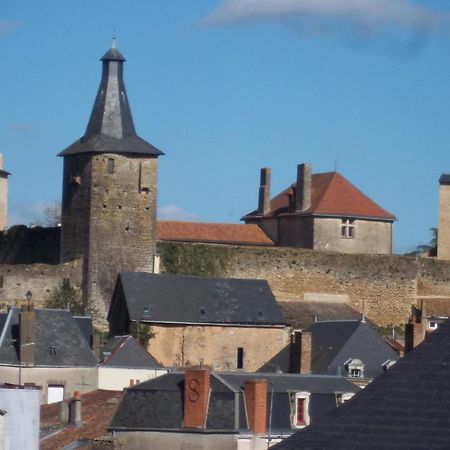 Le Vieux Chateau Airvault Екстериор снимка