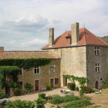 Le Vieux Chateau Airvault Екстериор снимка