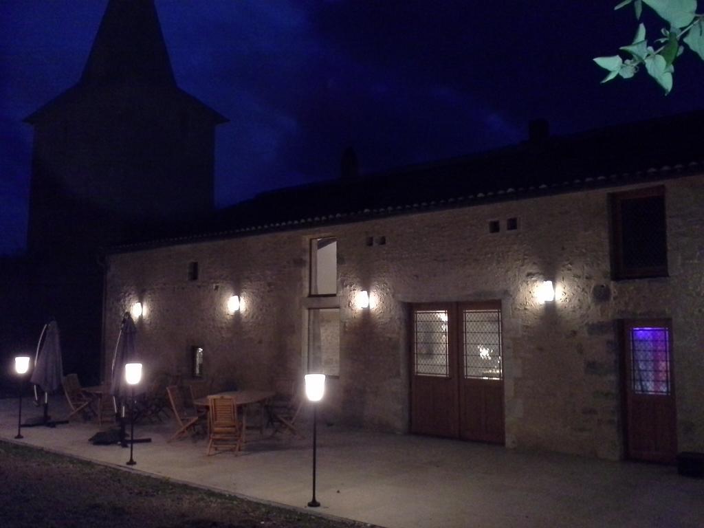 Le Vieux Chateau Airvault Екстериор снимка