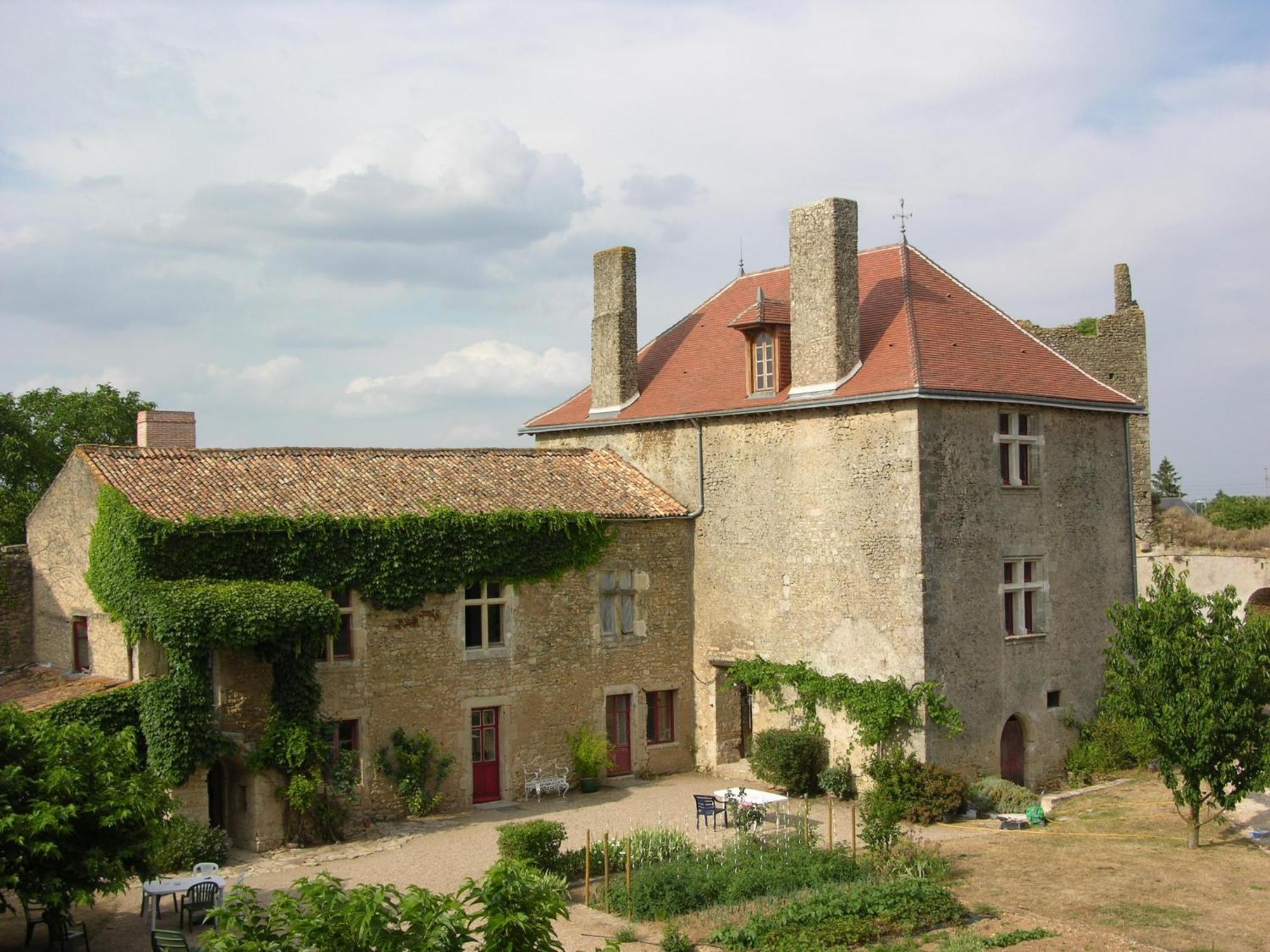 Le Vieux Chateau Airvault Екстериор снимка