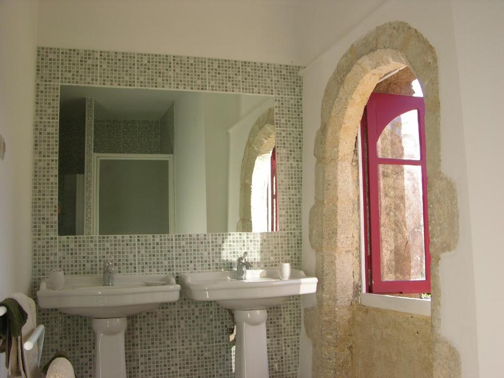 Le Vieux Chateau Airvault Стая снимка