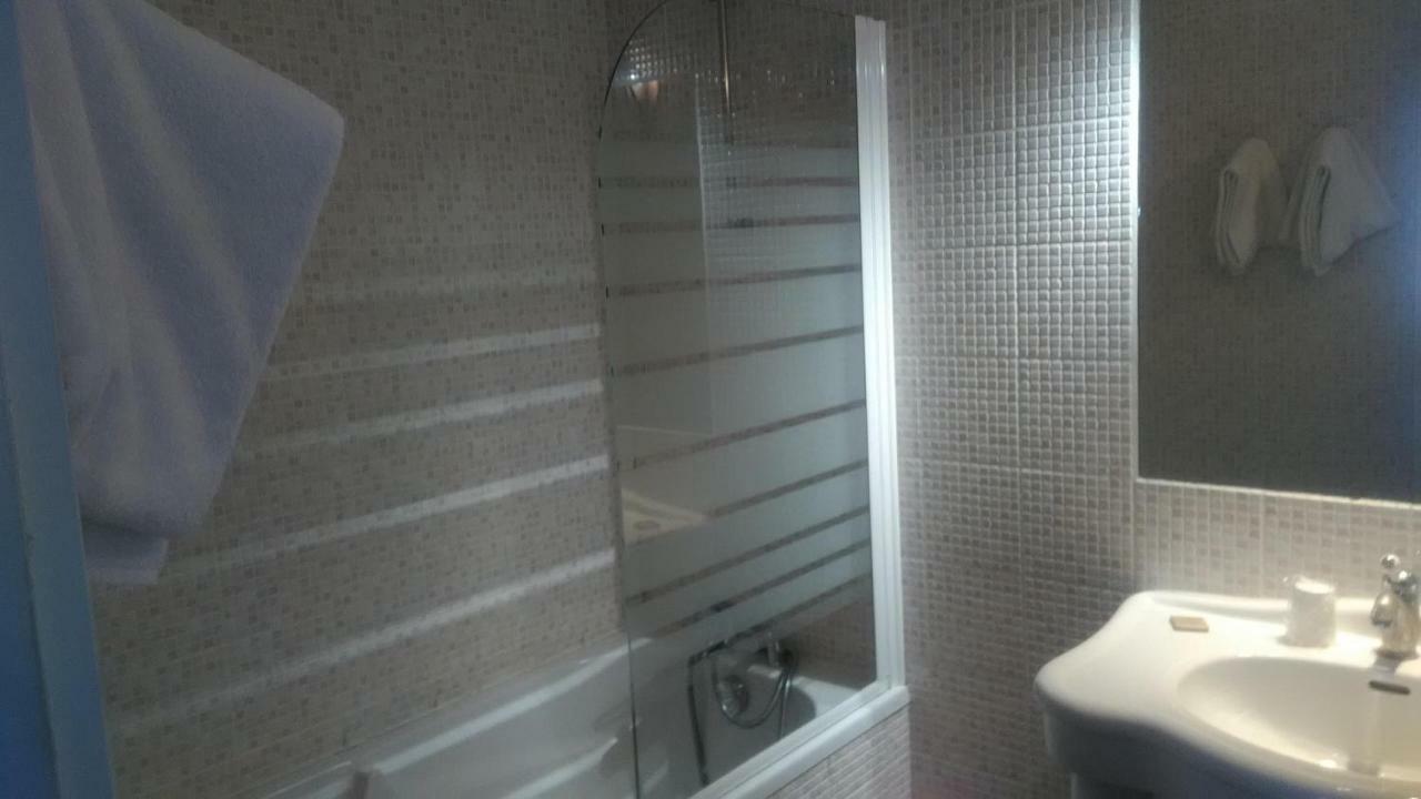 Le Vieux Chateau Airvault Екстериор снимка