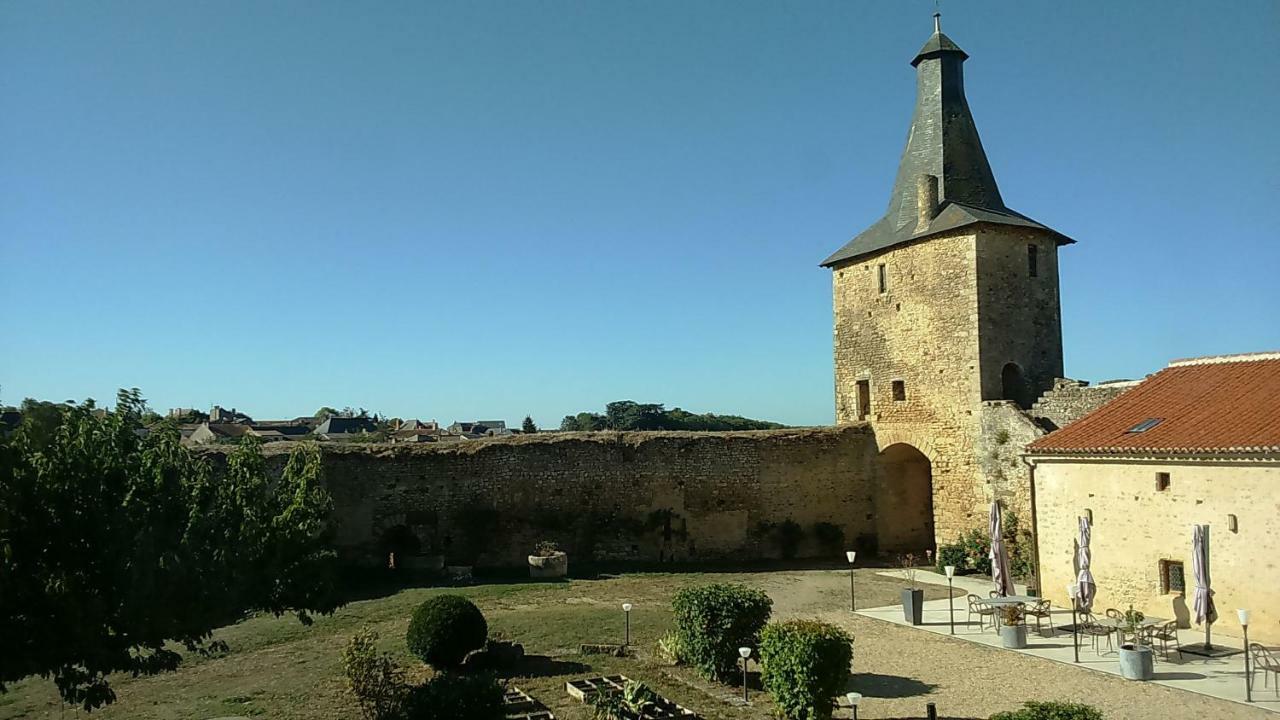 Le Vieux Chateau Airvault Екстериор снимка