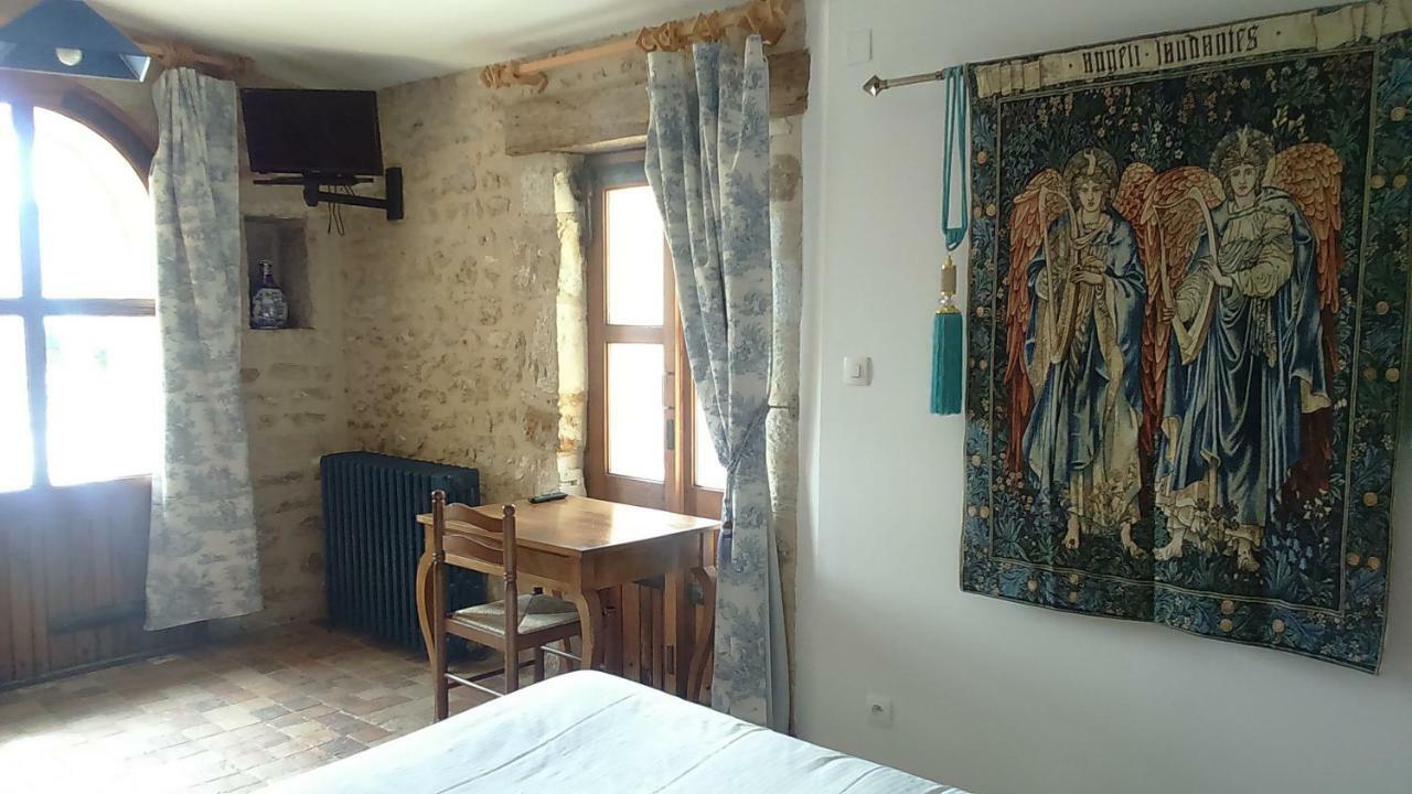 Le Vieux Chateau Airvault Екстериор снимка